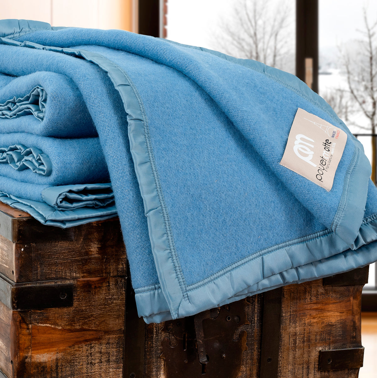 Poyet Motte Rivoli/Elysee 400GSM Mid-Weight 100% Virgin Wool Blanket, Blue
