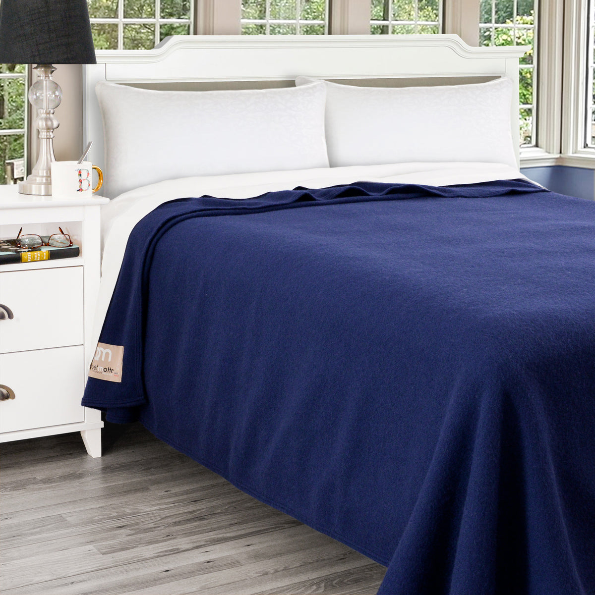 Poyet Motte Antibes 350GSM Lightweight 100-Percent Virgin Wool Blanket, Navy